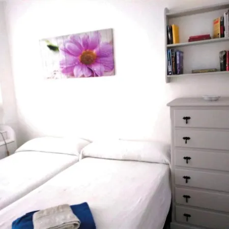 Rentcostadelsol Boliches Penelope Apartmán *